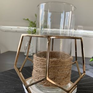 Center piece twine vase.